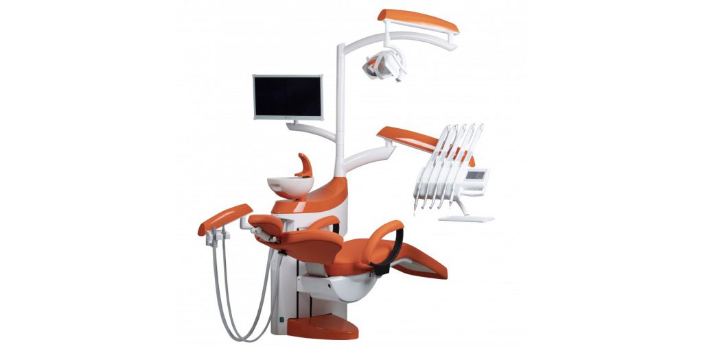 كرسي علاج الأسنان وزراعة الأسنان لجراح الأسنان الدكتور يونس دكاني في عيادة الأسنان في الجزائر العاصمة ، الجزائر